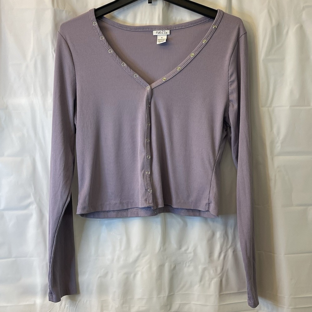 Rue21 Women Sz XL Lavender Long Sleeve Button Snap V Neck Cropped Knit Top